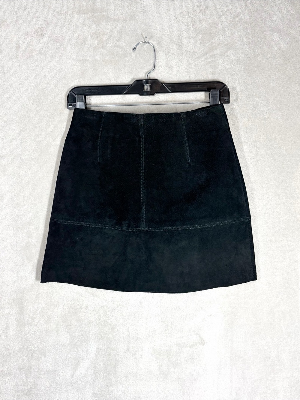 H&M Black Suede Mini Skirt Size 4 Boho Edgy Chic 90s‎ Grunge French Girl Modern
